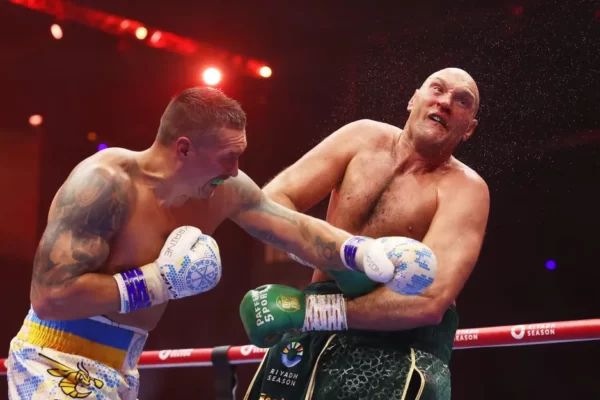 Oleksandr Usyk vs Tyson Fury 2 rematch: A detailed analysis of their upcoming heavyweight clash on December 21, 2024, in Riyadh. Breakdown, fight keys, and predictions for the epic showdown.